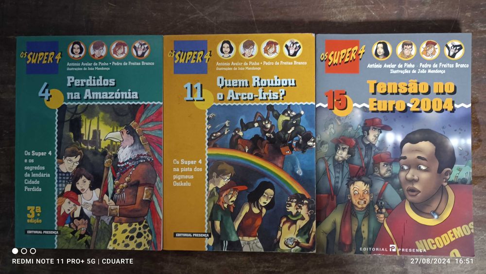 Livros da coleção juvenil "Os Super 4"