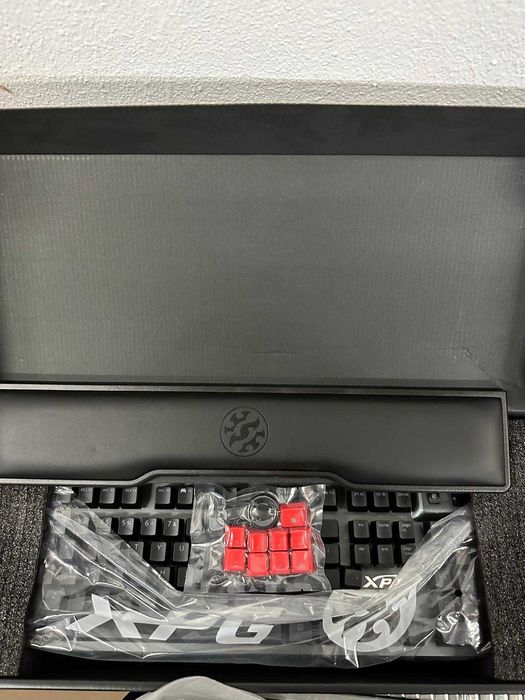 Teclado mecânico XPG Summoner