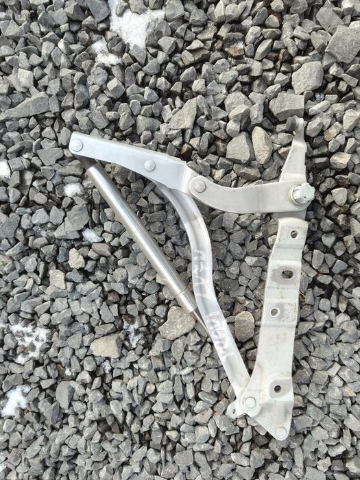AUDI A8 D3 02-09 ZAWIAS Klapy Prawy Srebrny LY7W Bez Luzów