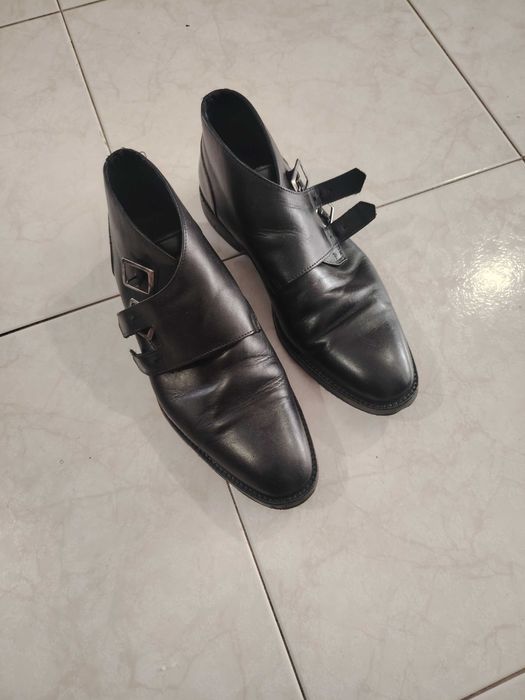 Sapatos e botas  em muito bom estado