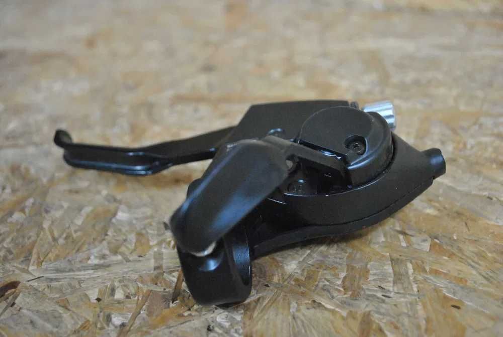 Nowa Klamkomanetka Shimano ST-EF50 8R  1