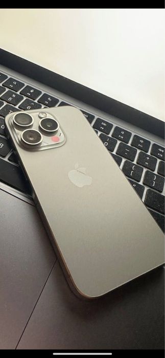 Sprzedam Iphone 15 pro 128 GB, 81%