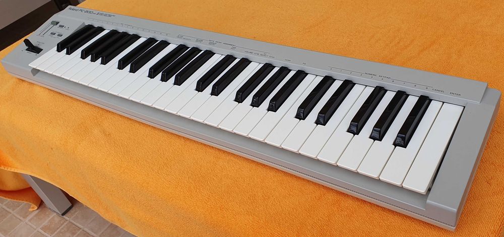 Roland PC-200 MK II Midi Keyboard Controller