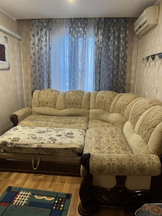 М'який уголок для вітальні або спальні.