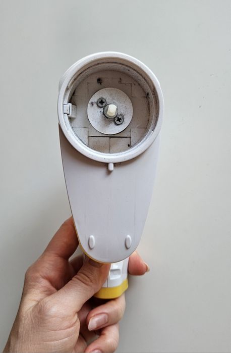 Maszynka do czyszczenia ubrań Clatronic