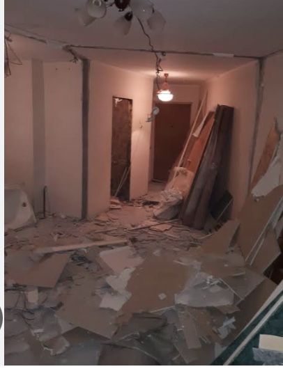 Демонтаж стен , домов , перегородок
