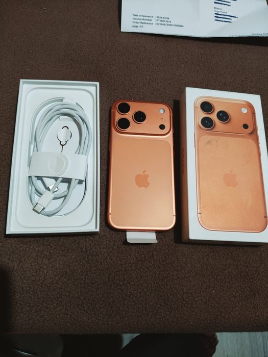 Iphone 17 pro novo 256Gb. One plus 12 512Gb em perfeito estado