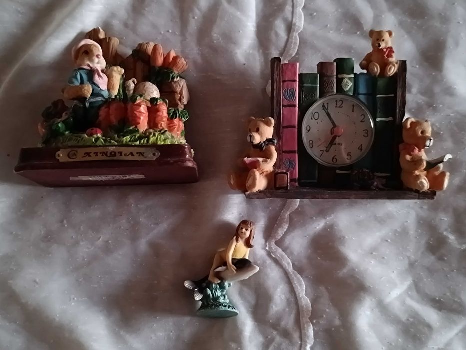Relógio e Figuras decorativas antigas