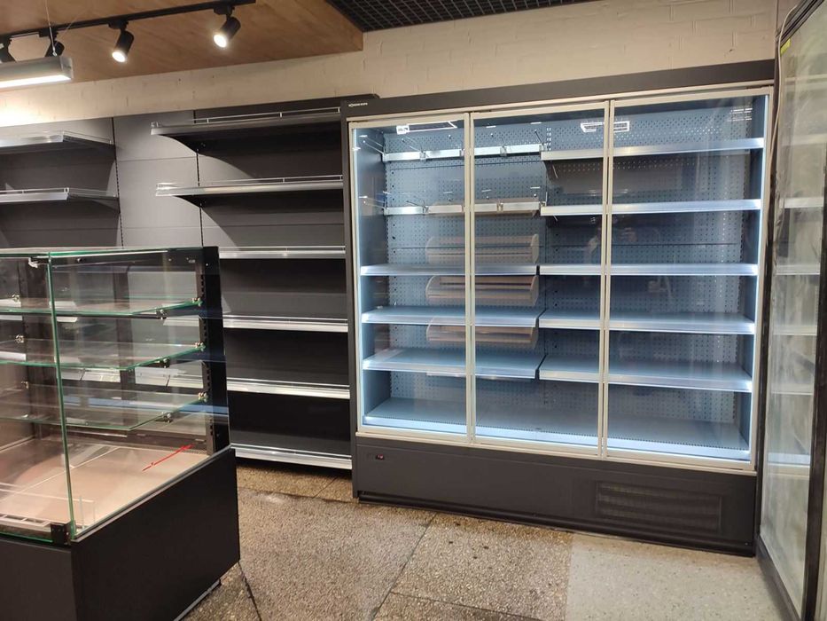 Торгові стелажі. Каса. Гачки. Торгове обладнання в магазин. Вітрини