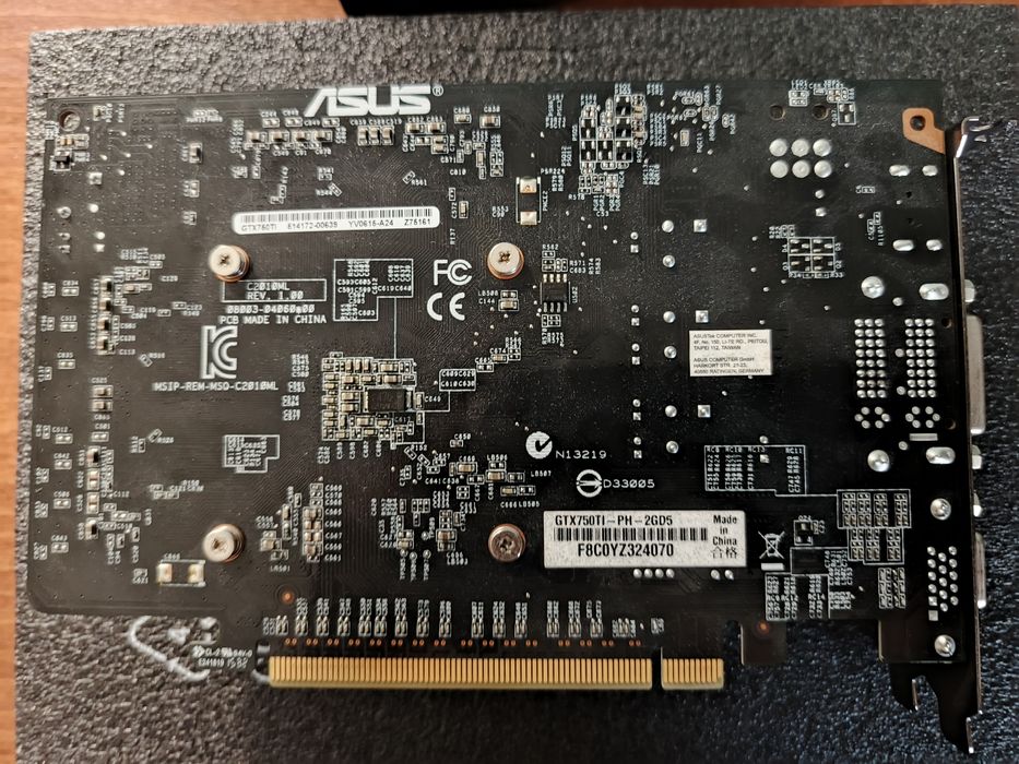 Karta graficzna Asus 750