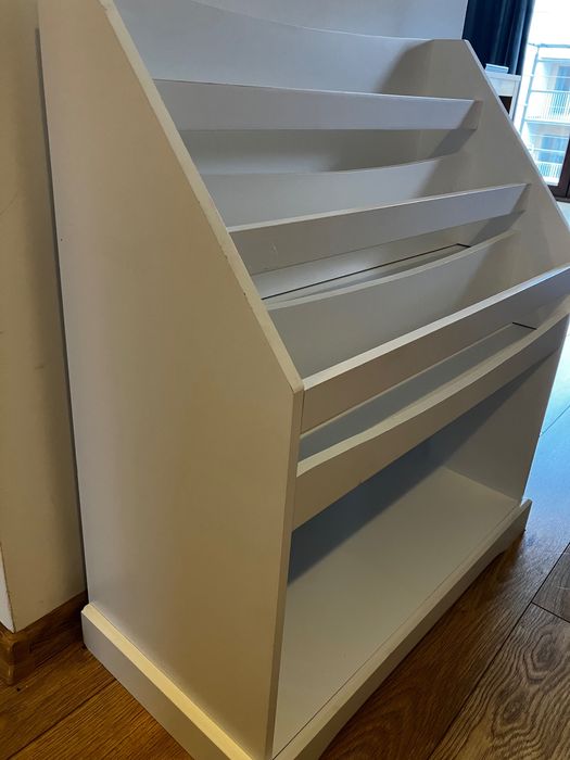 Półka na książki dla dziecka