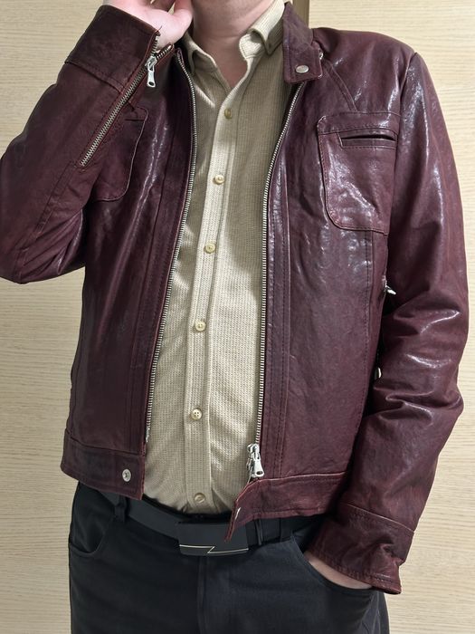Стильна чоловіча шкіряна куртка