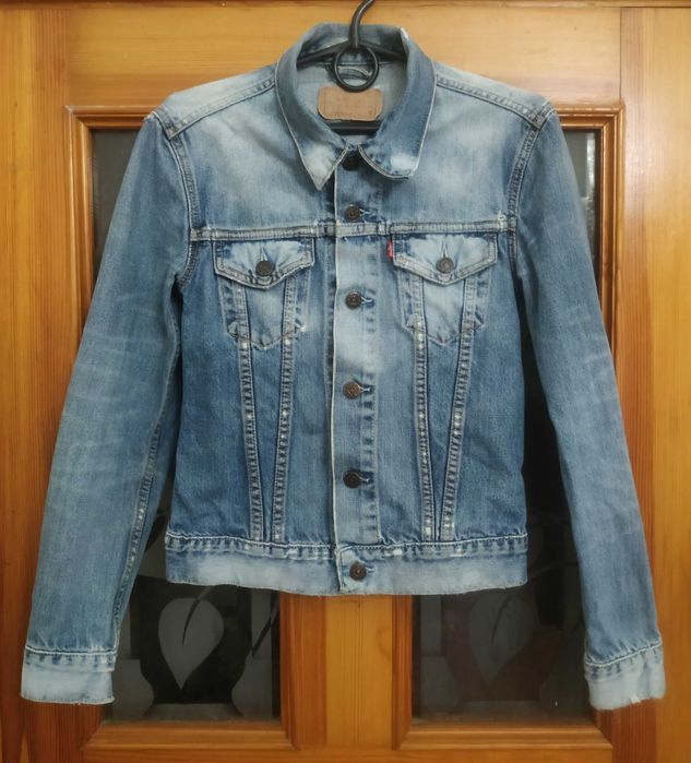 Джинсова жіноча куртка LeviS