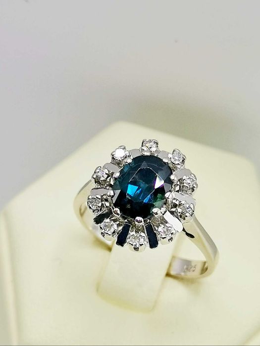 Pierścionek z szafirem 1,80 ct