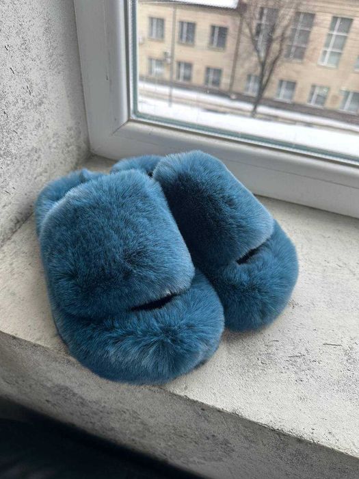 Тапочки меховые пушистые мягкие домашние уличные тапки Motivo женские