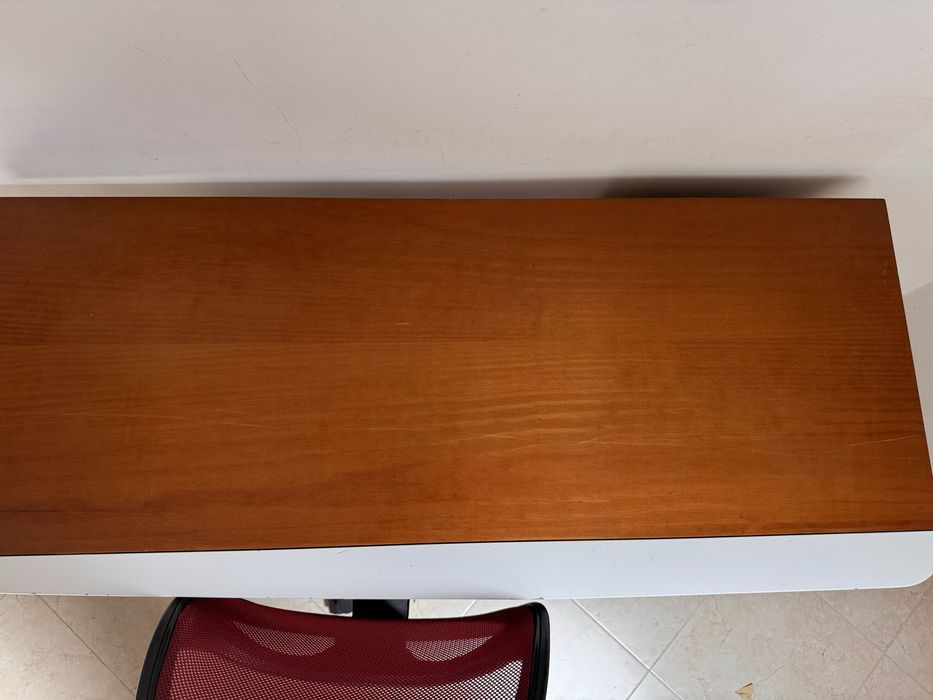 Secretaria e cadeira