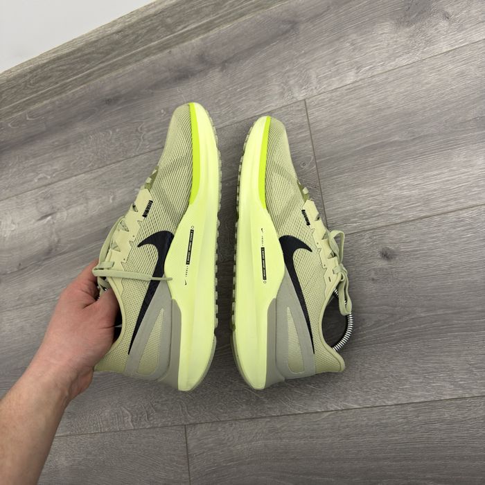 Nike Zoom Structure 25