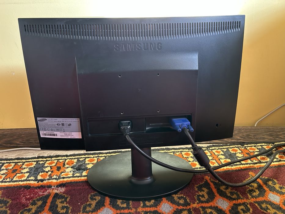 Монітор 18.5" Samsung E1920N