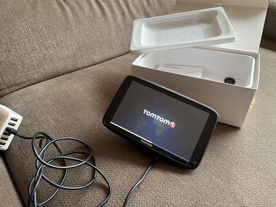 GPS TomTom GO 620 Wi-Fi | Voz,Bluetooth,Mãos-livres | Caixa+Acessórios