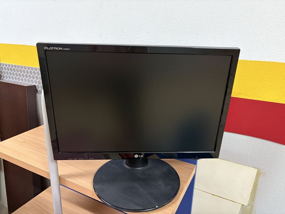 Monitor de pc L206WU em bom estado