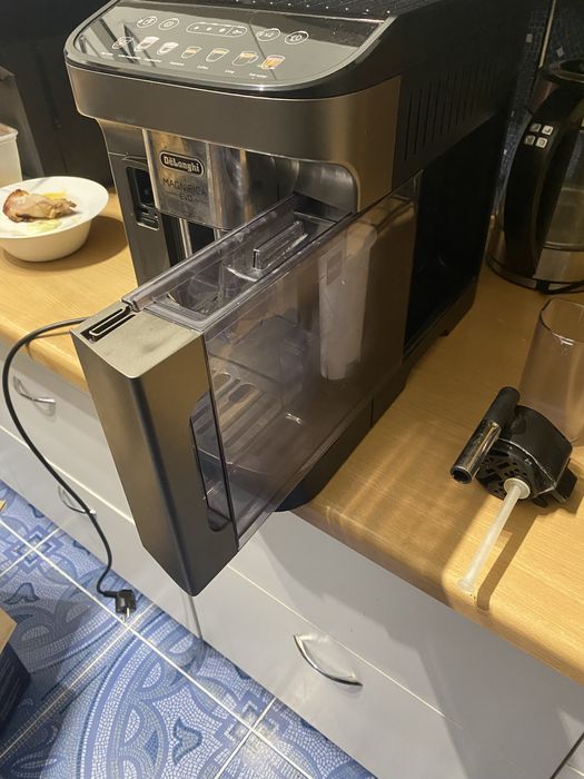Ekspres delonghi magnifica evo