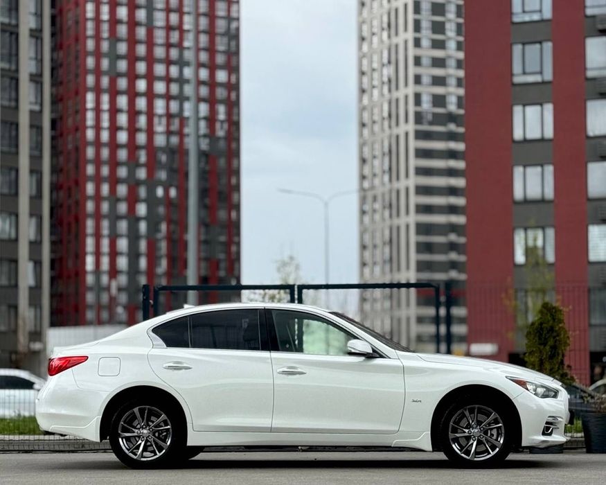 Infiniti Q50 AWD