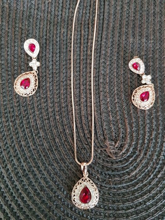 Набори прикрас жіночих