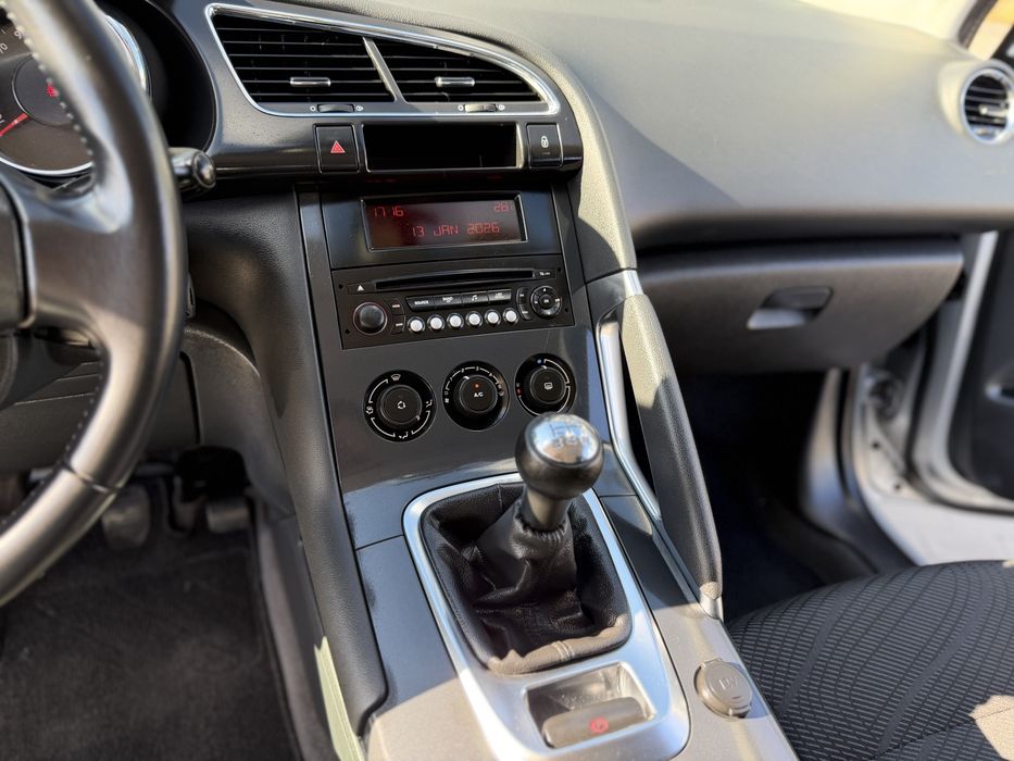 В продажі Peugeot 3008 , 1.6 МРІ бензин , в рідній фарбі, 2012р