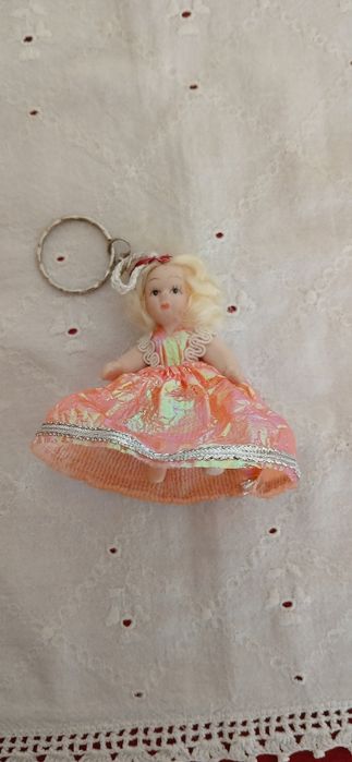 Porta-chaves boneca