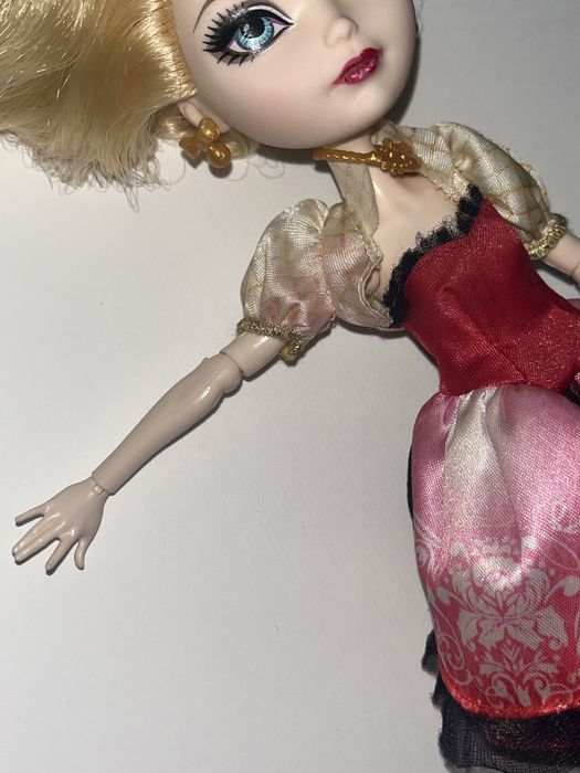 Оригинальная кукла Ever After High Эпл Вайт