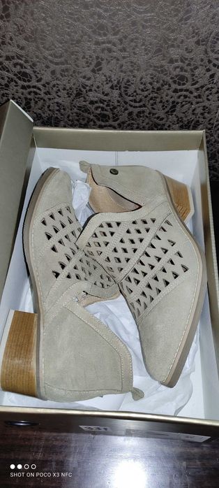 Sapatos Ruika praticamente novos