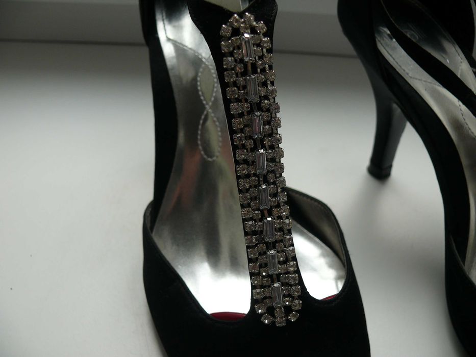 Szpilki damskie wizytowe roz.38 firmy "Wallis"