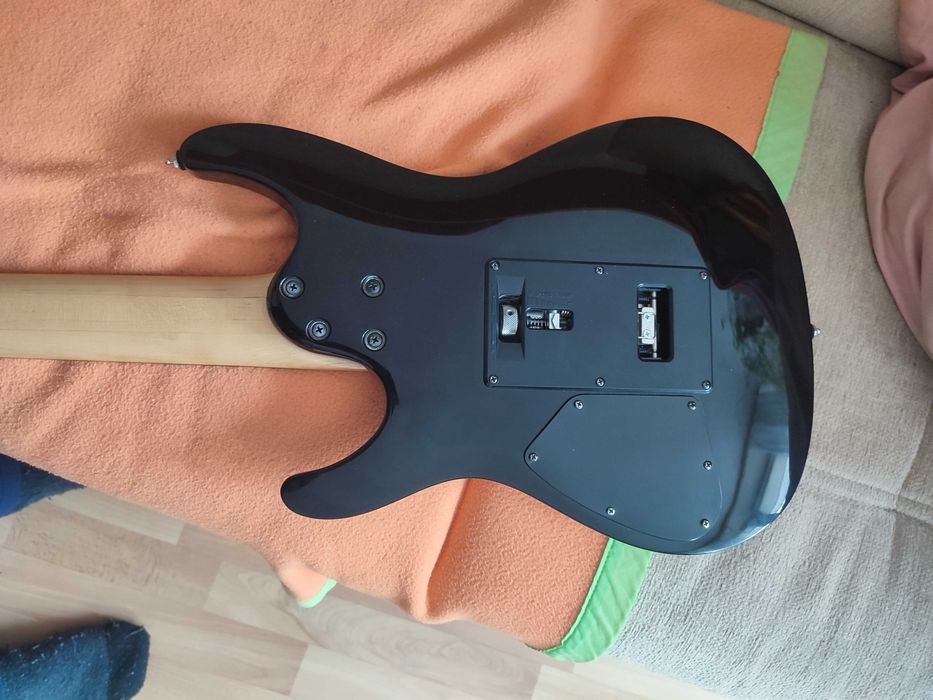 Gitara elektryczna Ibanez S7320 - siedem strun