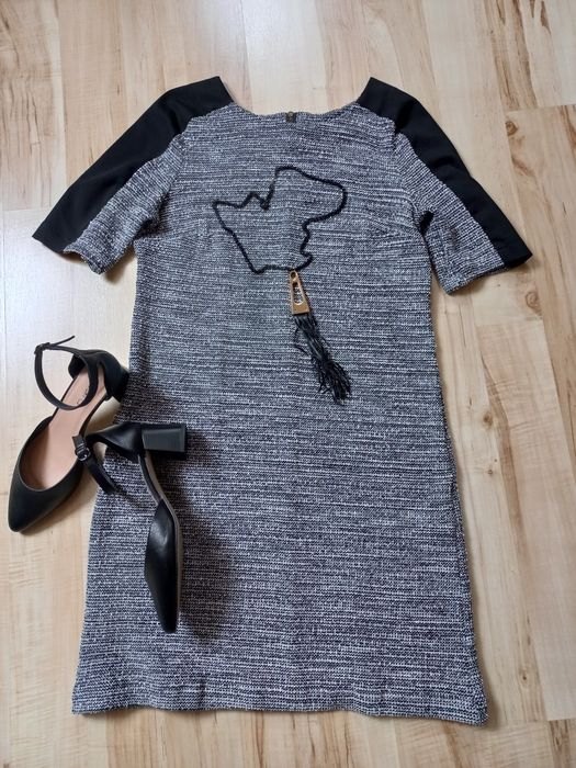 Sukienka z cienkiego bucle