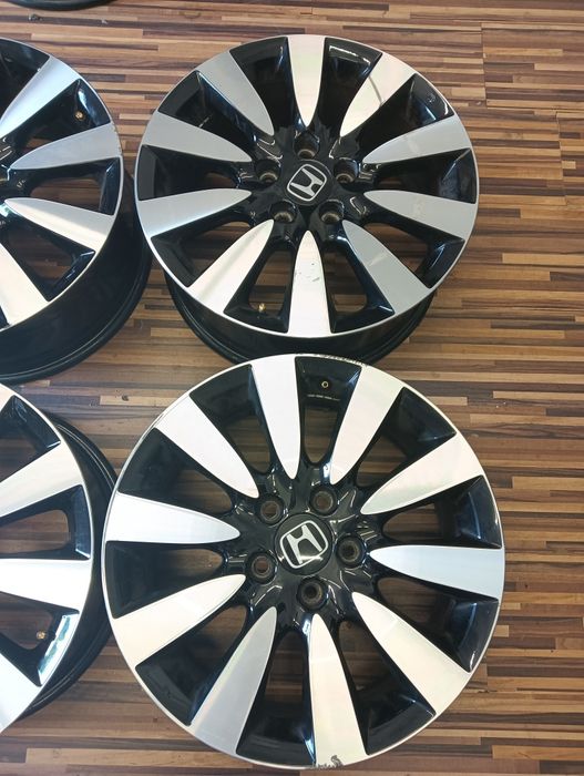 Felgi 17 Calowe 5x114,3 Honda Et: 50 komplet