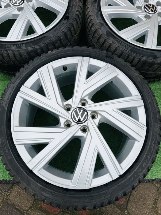 Диски 5/112 R18 VW Skoda Audi 7.5J ET-51 з резиною 225/40 Pirelli 92V