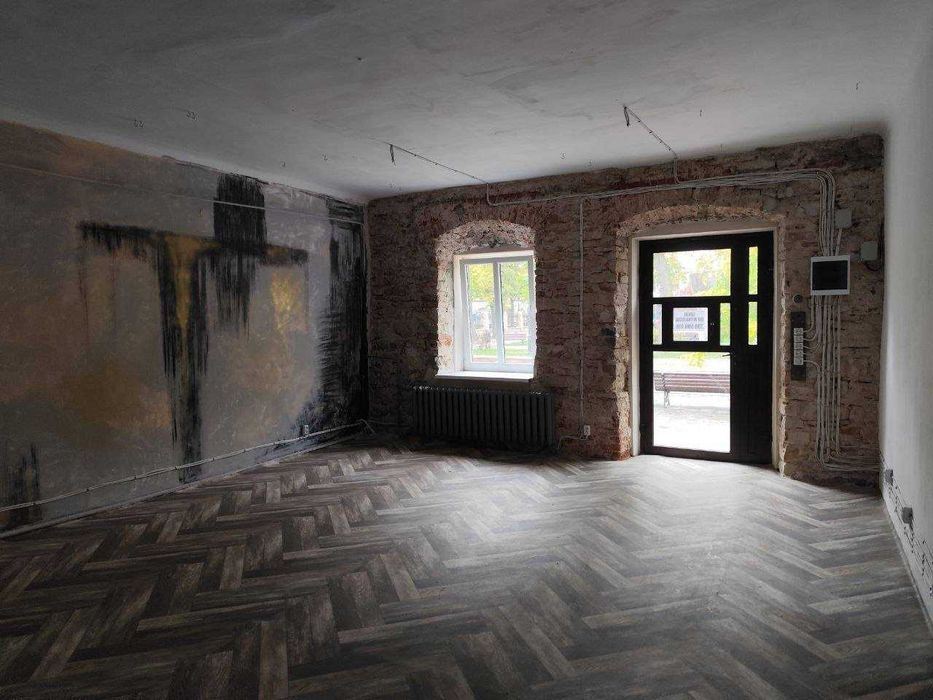 Przestronny lokal użytkowy 115 m² w samym centrum Końskich