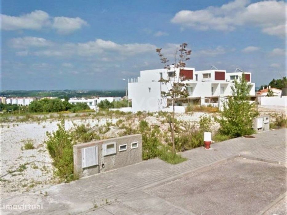 Lote com 200m2 para construção de Moradia