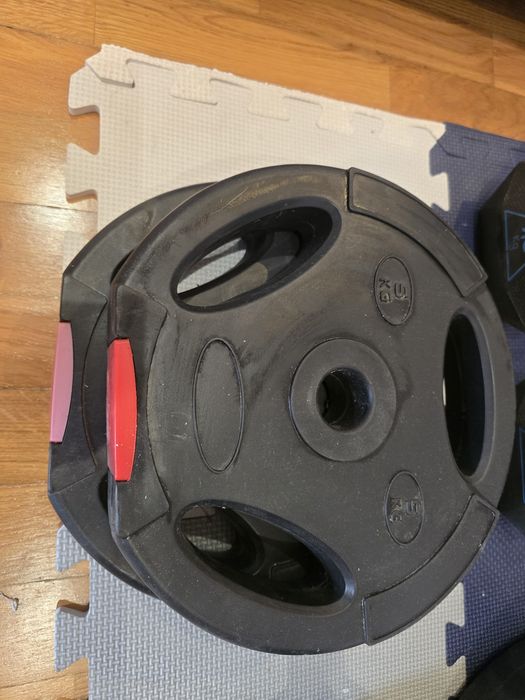 Musculação - halteres 7.5kg / discos 5 e 7.5kg / kettlebell 10 e 20kg / step
