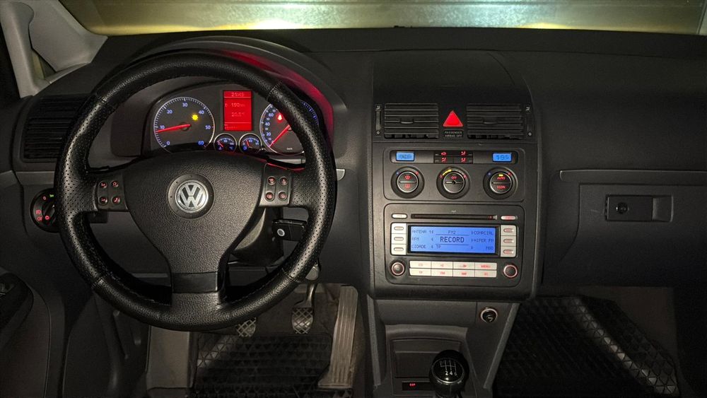 VW Touran 2.0 TDI Highline 7L