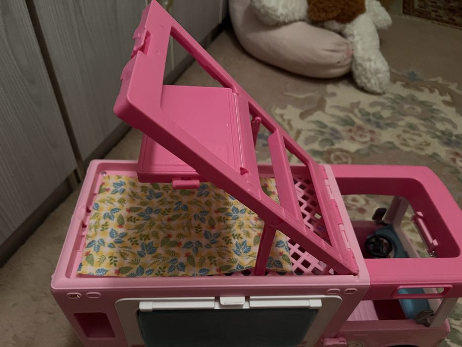 Kamper Barbie z akcesoriami