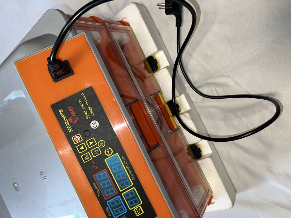 Продам інкубатор автоматичний HHD E92