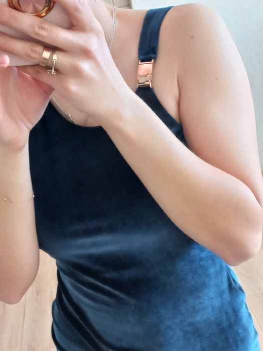 Сукня темно-синього кольору