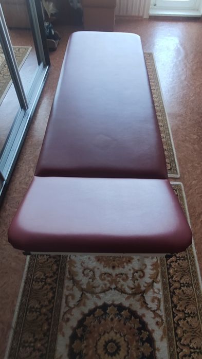 Кушетка медична нова.
