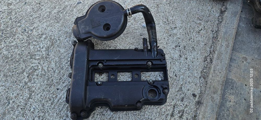 Osłona silnika pokrywa zaworów Opel Corsa C 1,0 12V 24403771