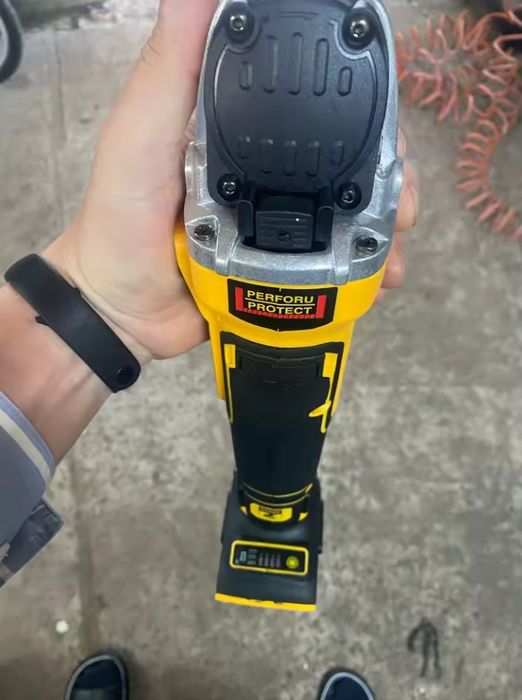 Rebarbadora a bateria 125mm 9000 RPM "obs:só a rebarbadora"