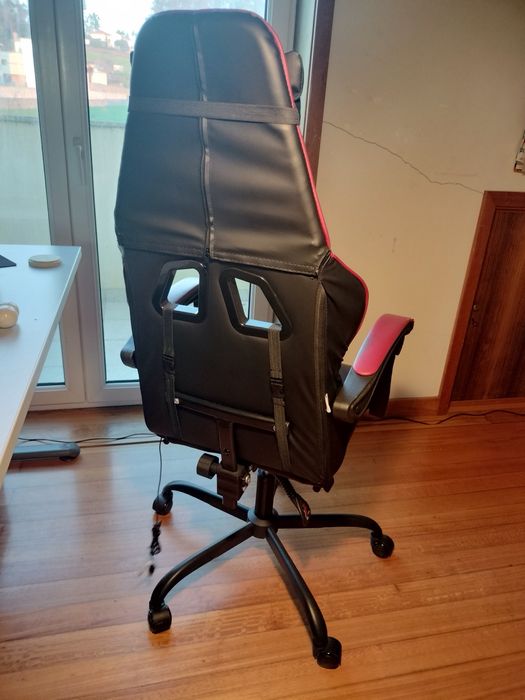 Cadeira gaming com almofada de massagens