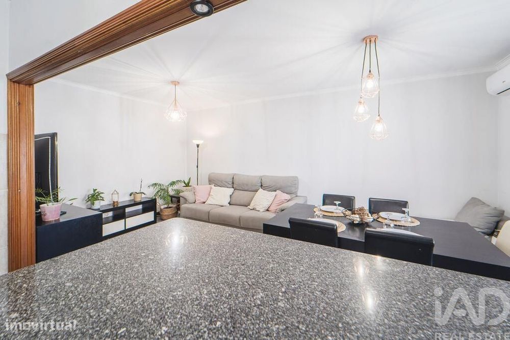 Apartamento T2 em Chafé de 88 m2