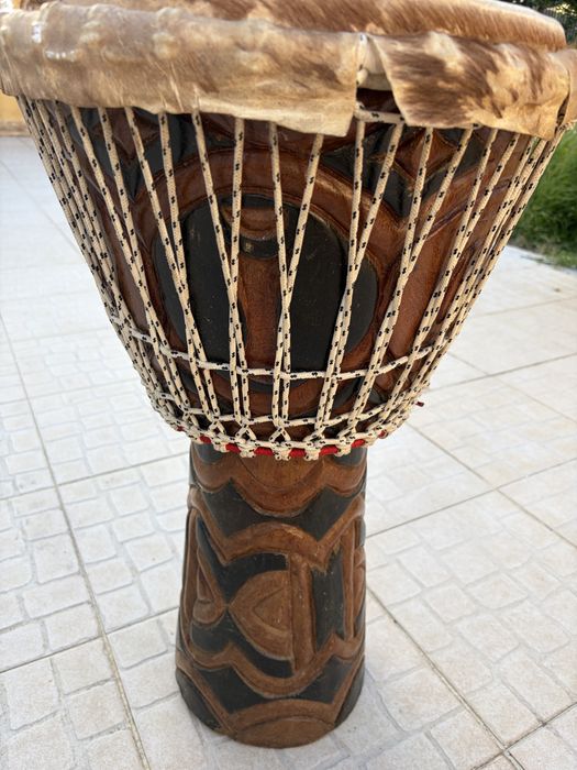 Diembe trabalhado artesanal…