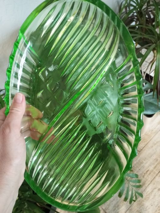 Салатниці з кольорового скла. Часів радянського союзу.